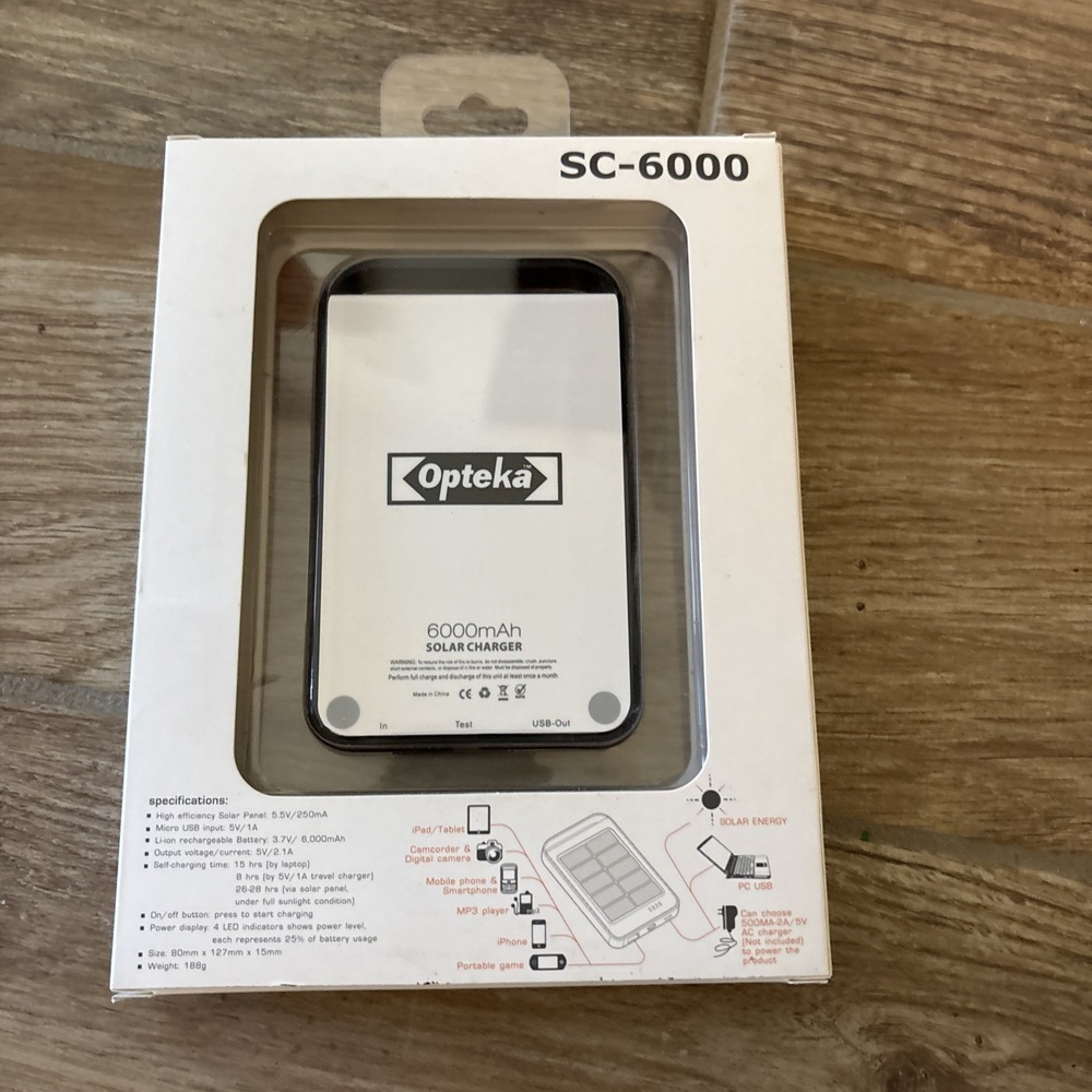 Opteka 6000‎ mAh Ultra High Capacity Backup Battery Solar Charger New In Package - Picture 3 of 3